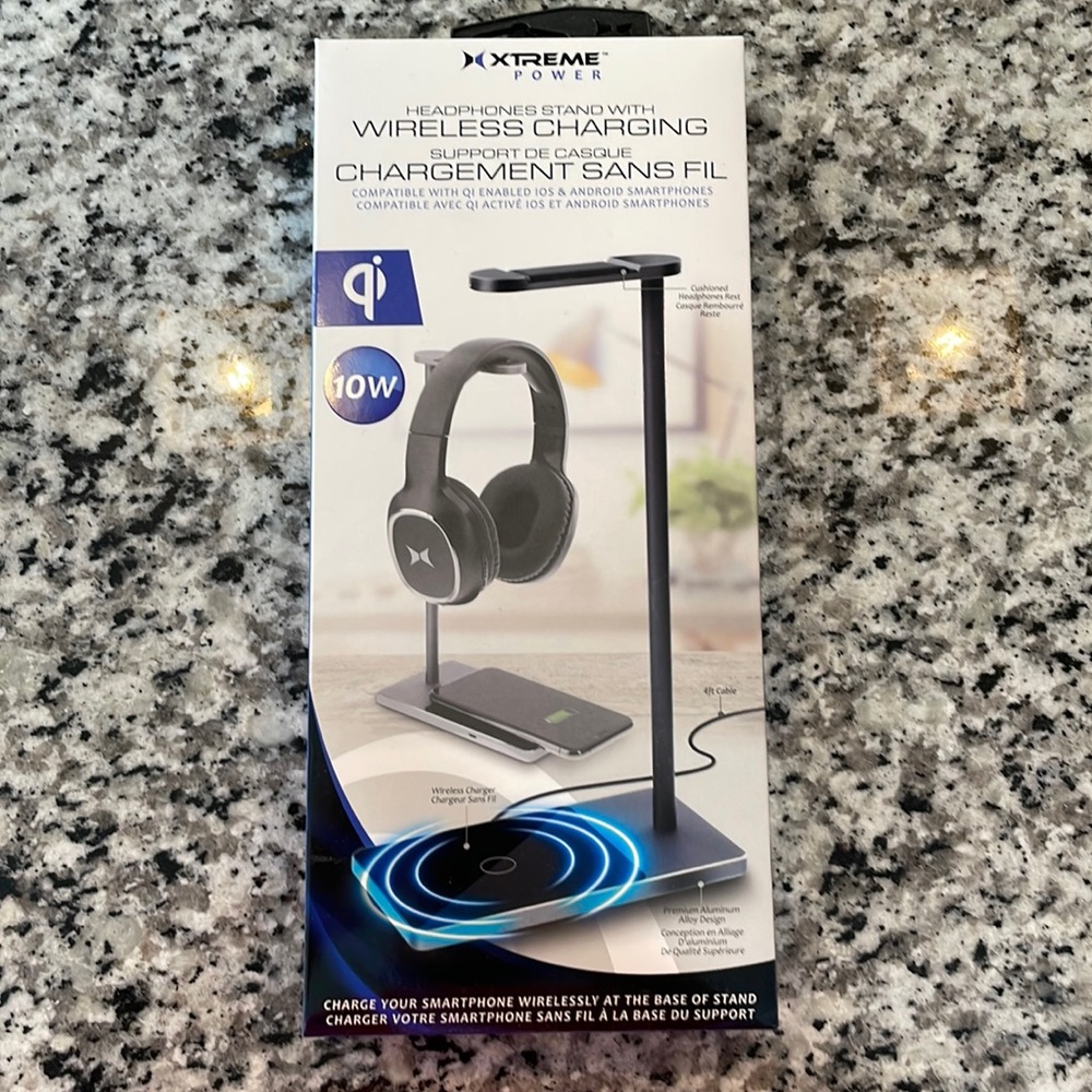 Wireless phone Charger with headphone stand